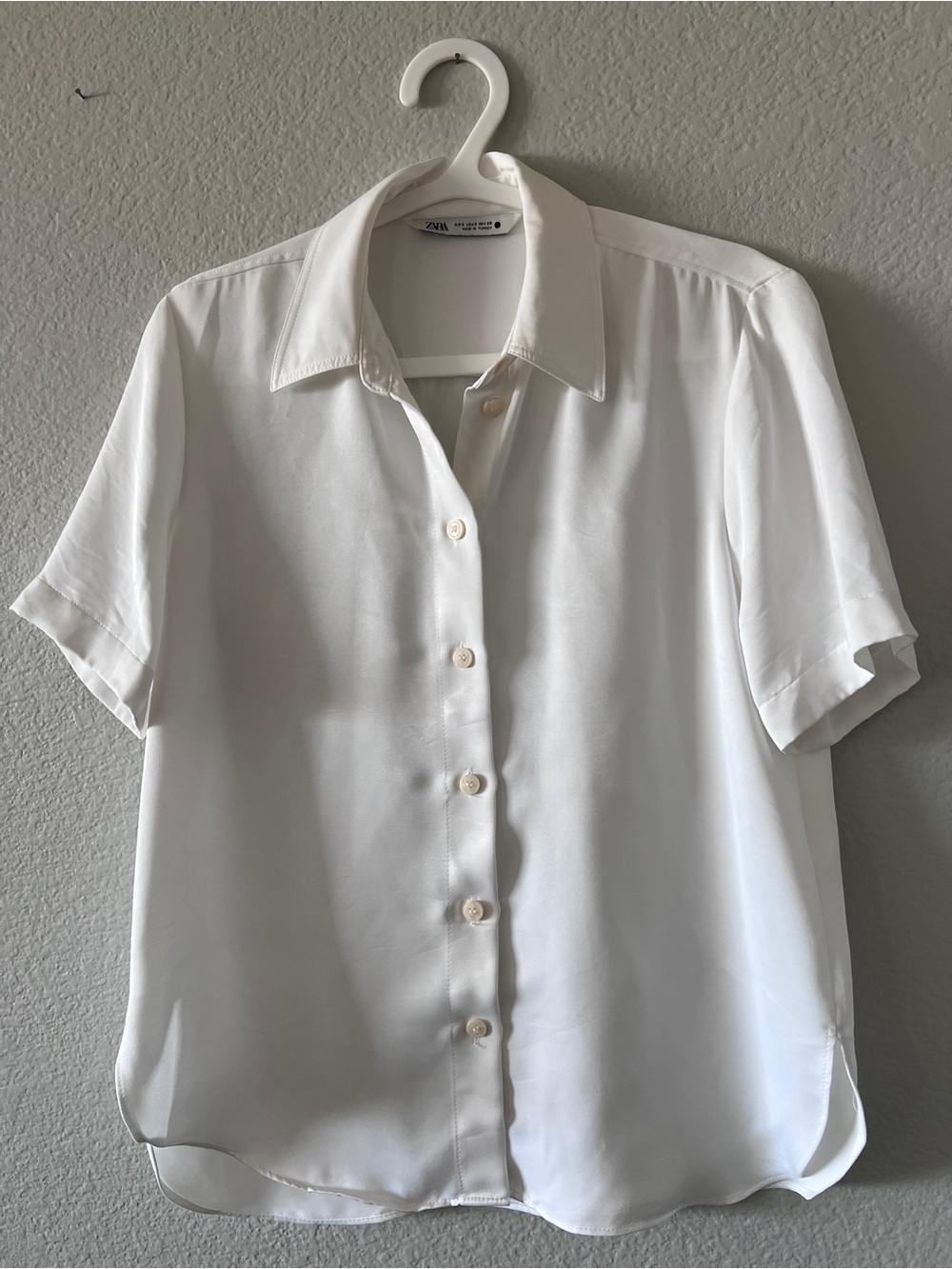 Zara Women Sz S Top White Satin Effect Pearl Button Up Shirt Tail Effortless